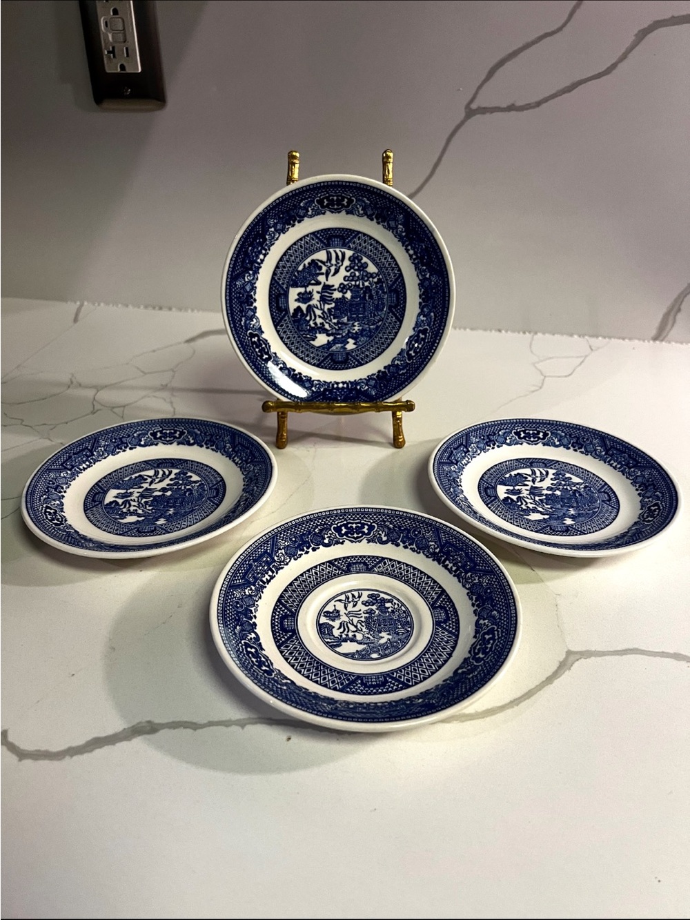 Blue Willow Pattern Ceramic Dessert Plates - White and Blue (Set of 4)